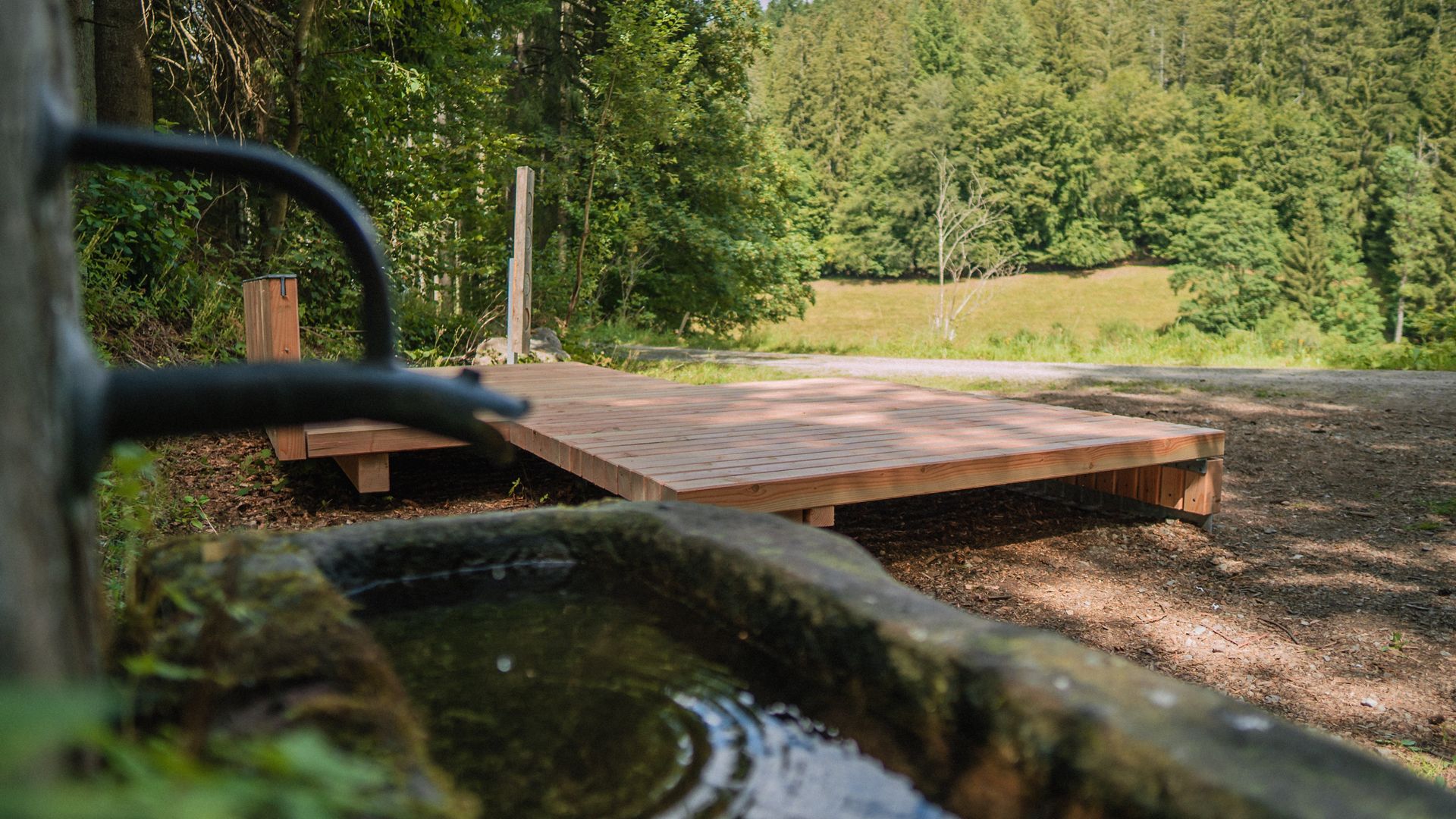 Der Simonsbrunnen in Klosterreichenbach liegt idyllisch mit toller Aussicht und gehört zu den Baiersbronner Genussplätzen.